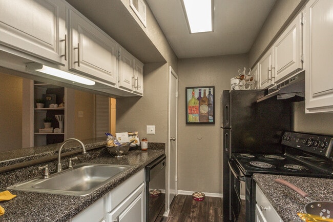 Building Photo - 1 Month FREE! 1-Bed is Waiting!