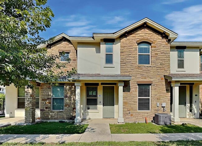 Building Photo - 179 Holly St