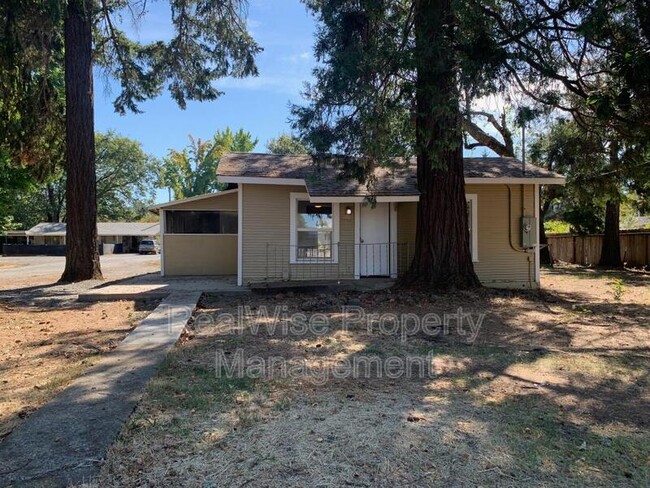 Building Photo - 1465 Fruitdale Dr
