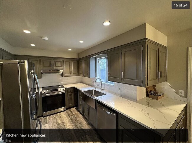 Foto del edificio - 3 br, 2.5 bath Duplex - 1508 Glenbrook Drive