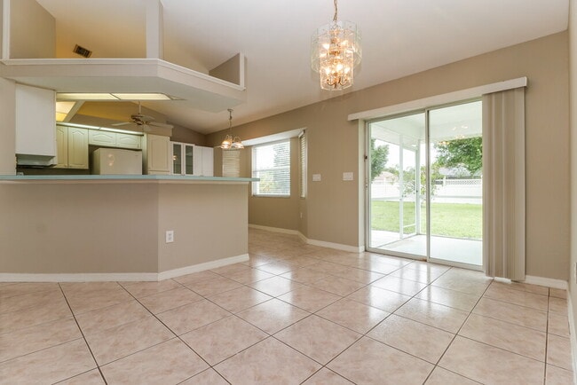 Foto del edificio - 239 Allworthy St