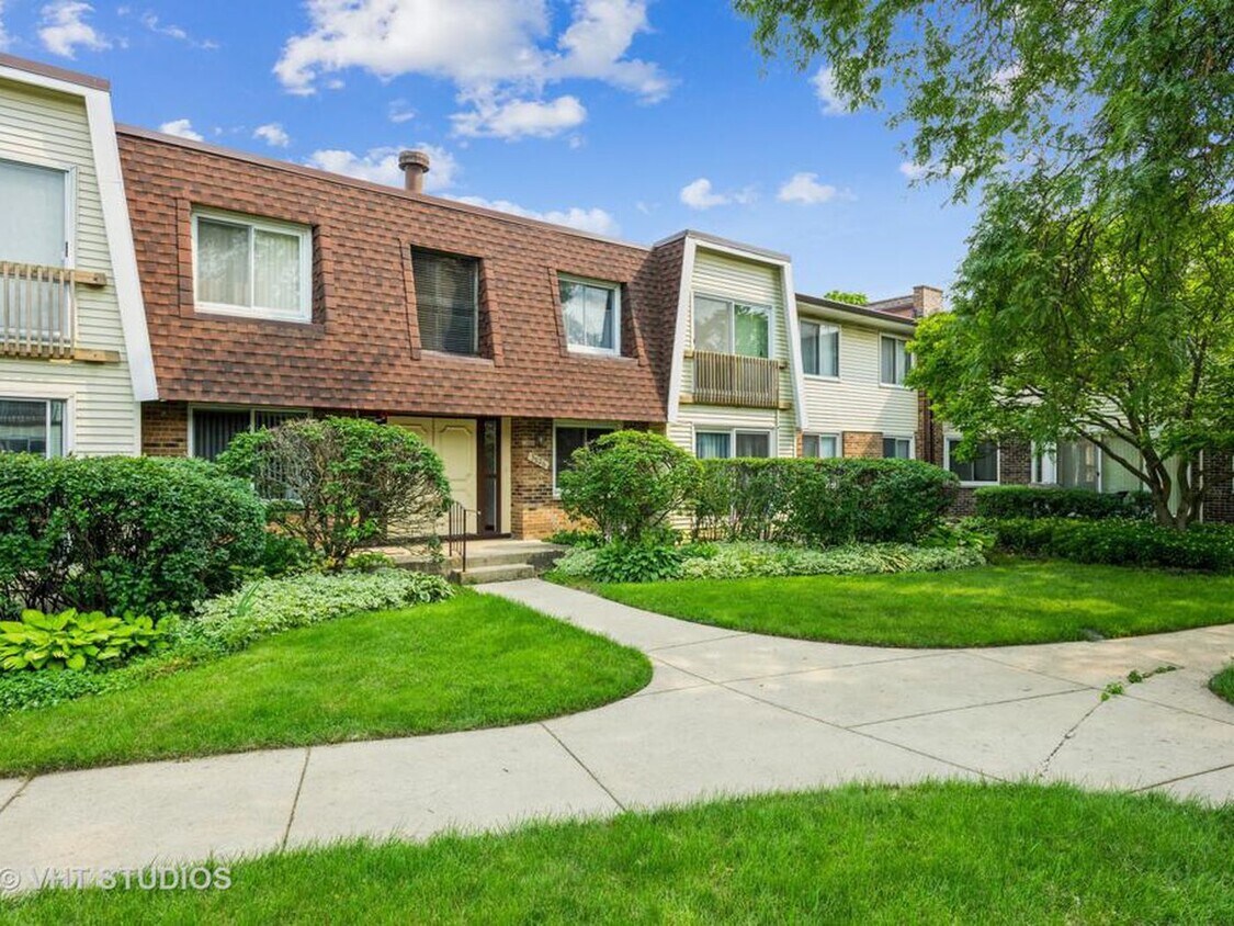 2830 Mitchell Dr Unit 6, Woodridge, IL 60517 Condo for Rent in