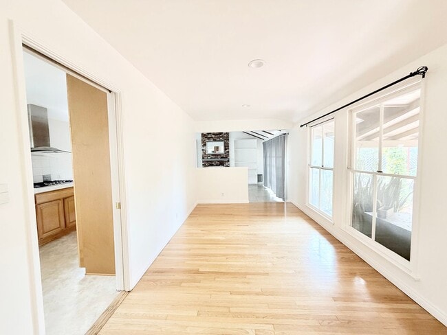 Building Photo - Charming 4-bedroom, 2-bath Home - MOVE IN READY