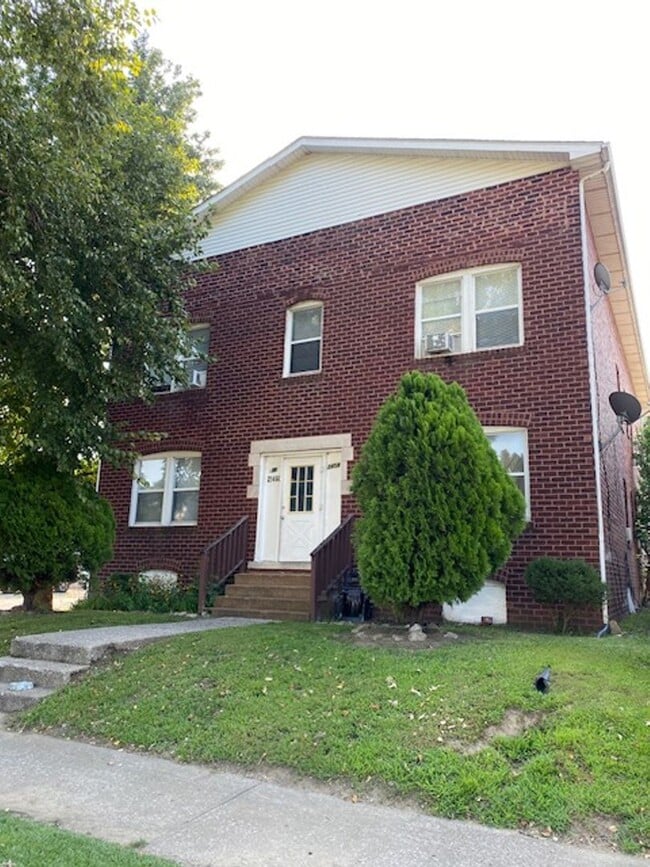 Building Photo - 2460-2460 Benton St