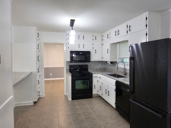 Building Photo - 1240 Elgin Way