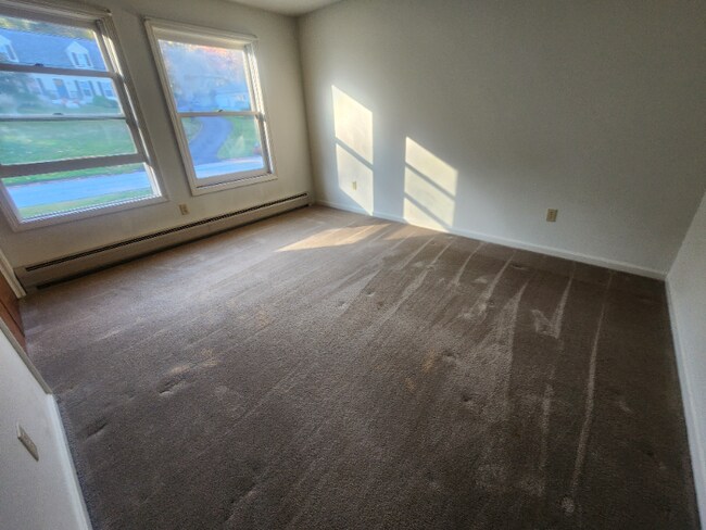 Foto del edificio - 91 Forest Dr