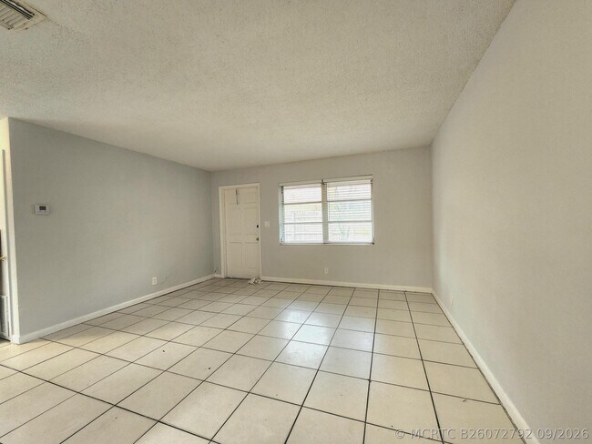 Foto del edificio - 215 SW 1st Ct