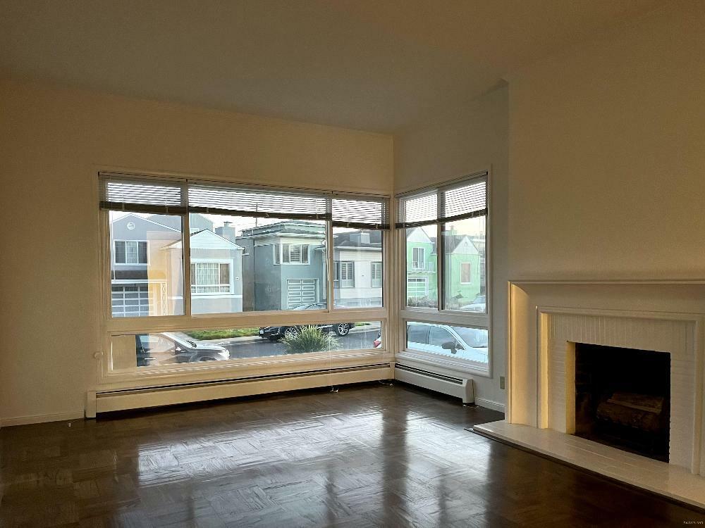 Primary Photo - 220 Westbrook Ave