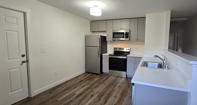 Building Photo - 14914 Woodbrook Dr SW