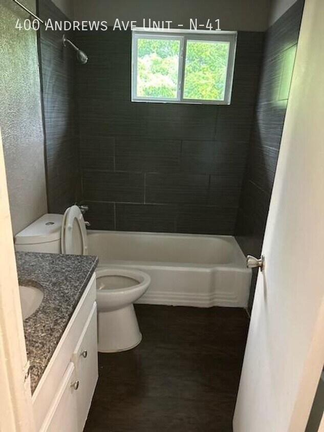 400 Andrews Ave Unit N41, Dallas, TX 75211 Room for Rent in Dallas