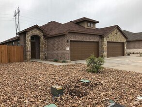 Building Photo - 124 Hidden Springs Dr