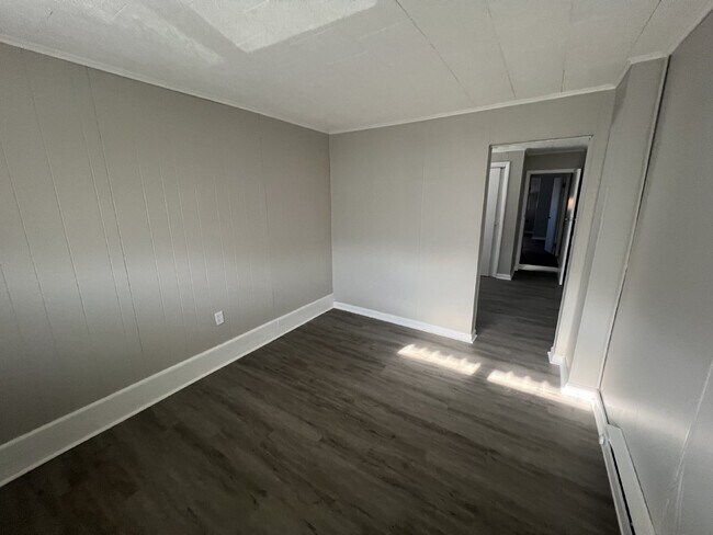 Building Photo - AVAILABLE NOW! Newly Updated 3BR!