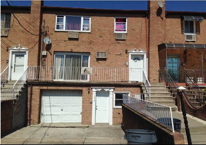 Building Photo - 390 Balcom Ave