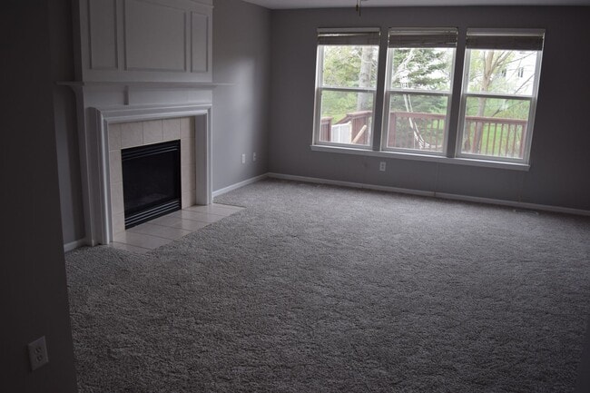 Building Photo - 4 bed 2.5 bath in Waterford for rent