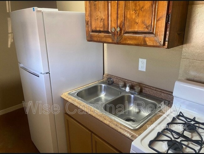 Building Photo - 901 11th St