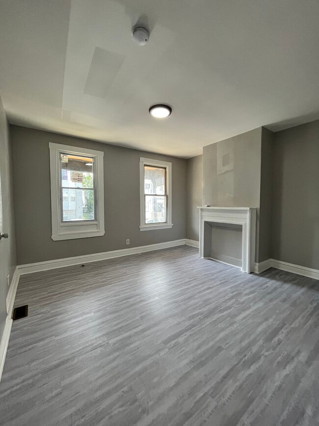 Building Photo - 77 2nd St