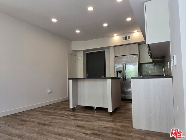 Foto del edificio - 740 Ridgeley Dr