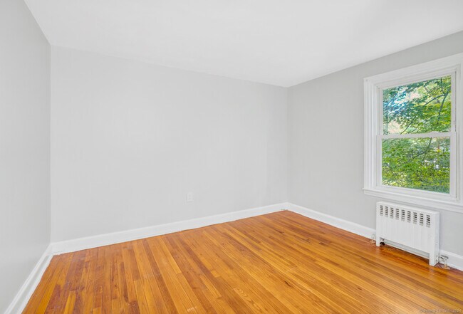 Foto del edificio - 236 Winsted Rd