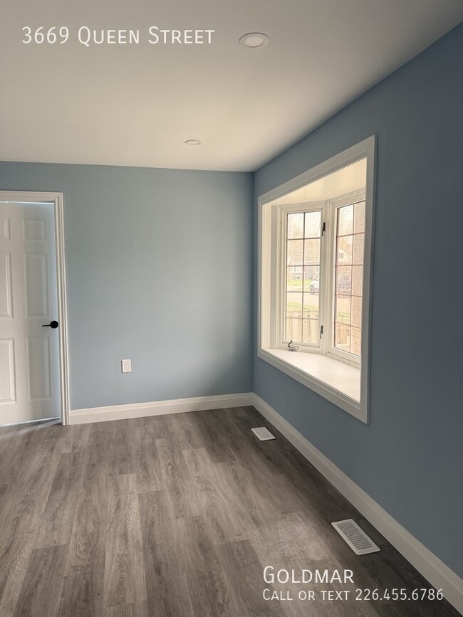 Building Photo - The perfect family home with large yard