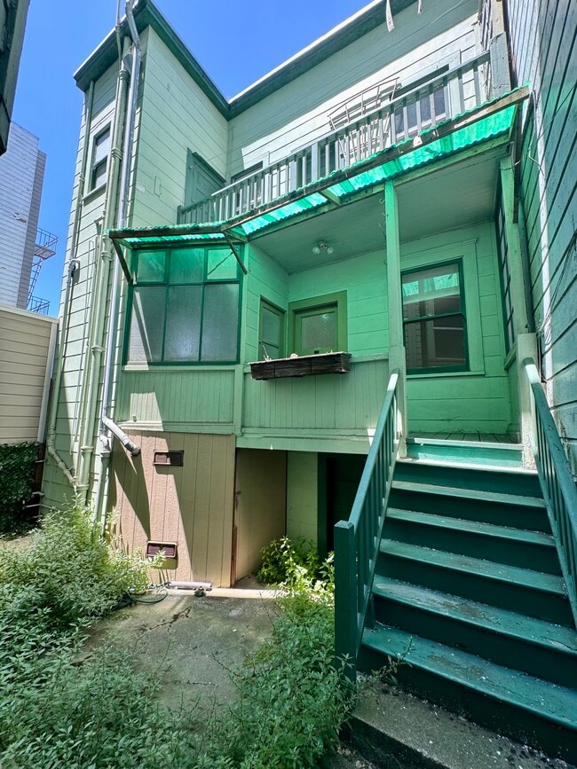 Building Photo - 1418 Pacific Ave