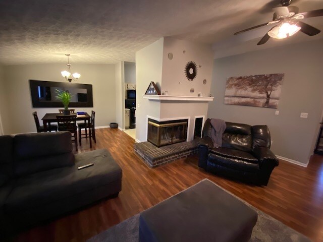 Building Photo - 8021 Clayburn Ct