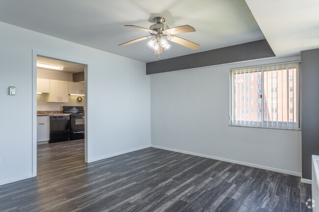 2BD 2BA 1,300 sq. ft. - Shoreham Apartments