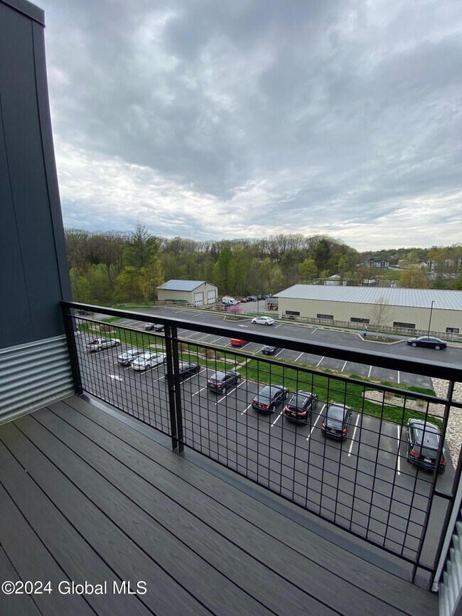 Foto del edificio - 150 Excelsior Ave