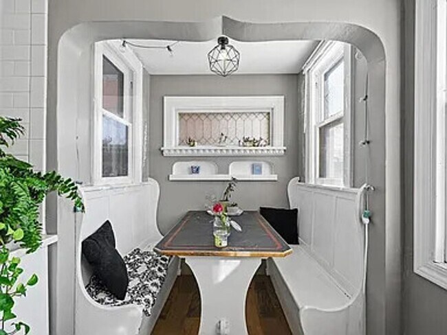 Foto del edificio - 2906 NE Tyler St