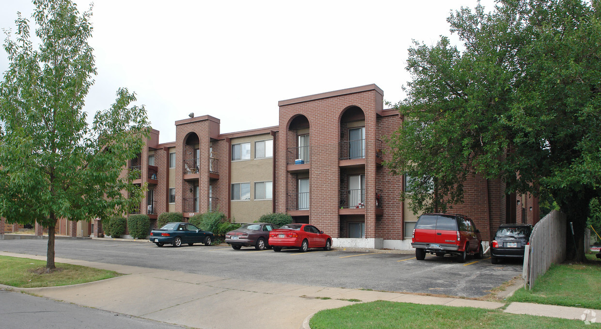 Foto del edificio - Monterey Apartments