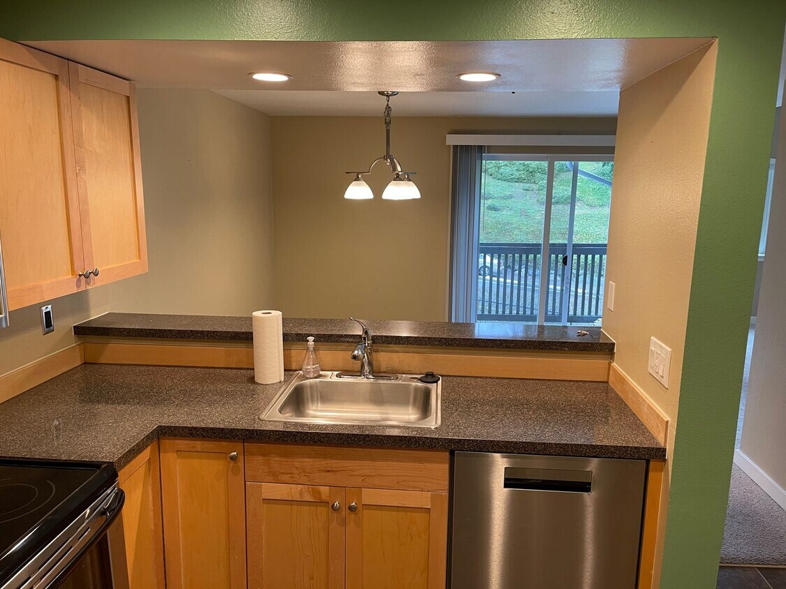 Foto principal - Spacious, Top Floor 2 Bed 2 Bath w/Pool an...