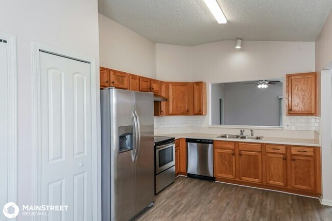 Building Photo - 1800 Pineta Cove Drive
