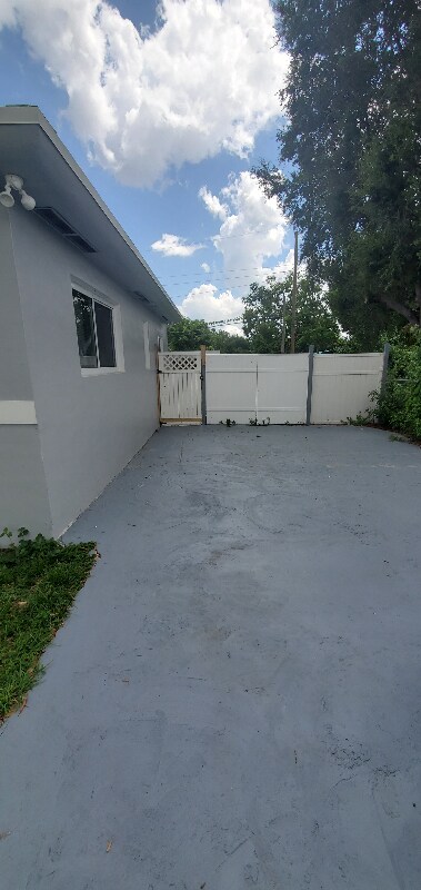 Foto del edificio - 350 NW 190th St