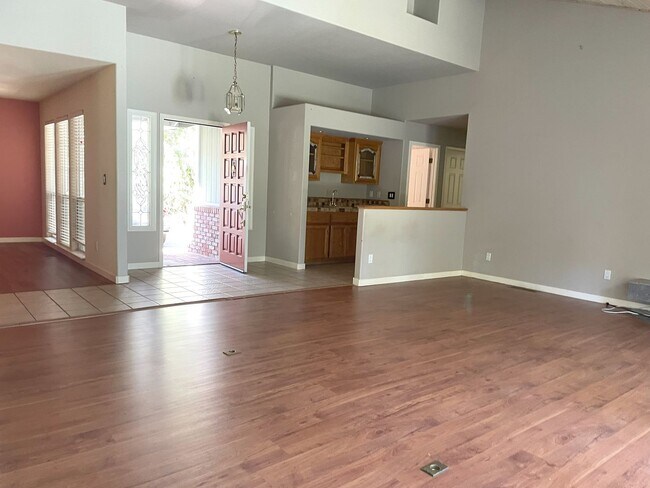 Foto del edificio - 3 bedroom, 2 bath home in Lake Wildwood, Penn Valley, CA 95946