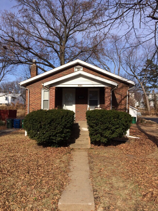 Foto del edificio - 8315 Jefferson Ave