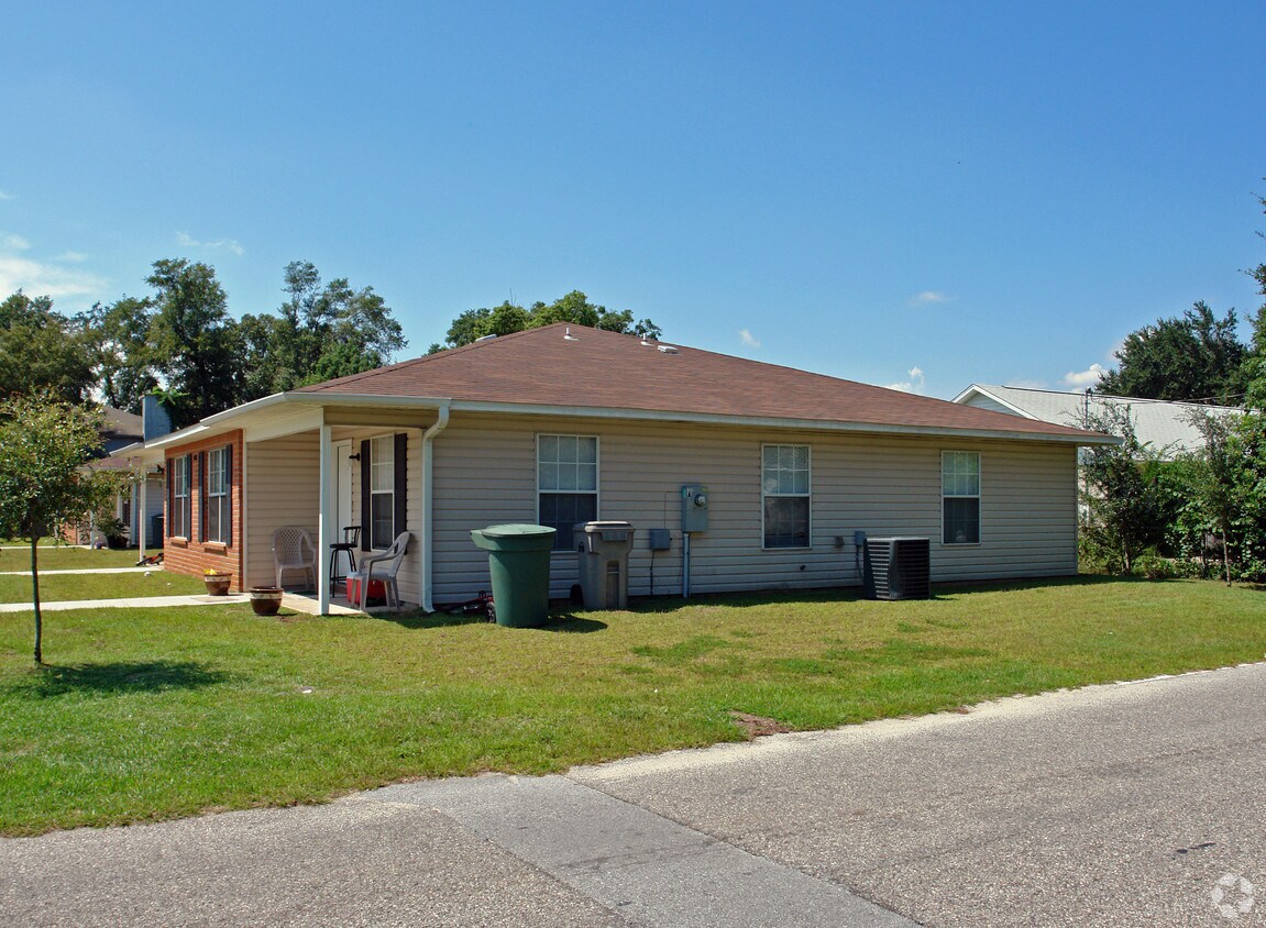 Building Photo - 6991-6997 Marie Ave