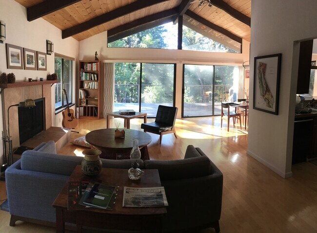 Foto del edificio - 330 Dogwood Way