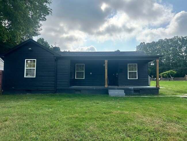 Photo - 1850 Davis Cir House