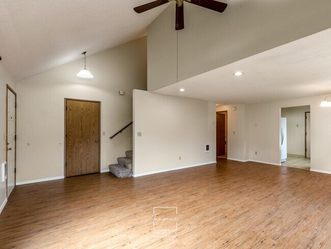 Foto del edificio - Four Bedroom House in Milwaukie