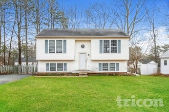 Building Photo - 11913 Hunting Ridge Dr