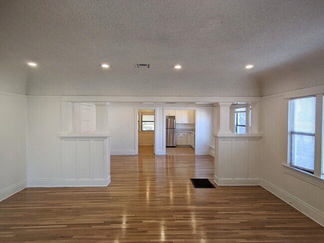 Living Room - 128 E Avenue 32