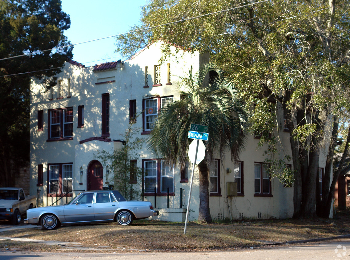 Foto principal - 3524 Boulevard St