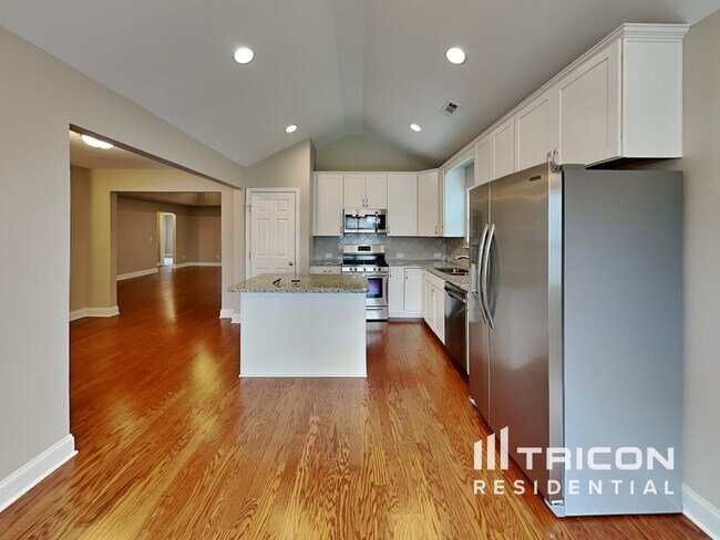 Building Photo - 1021 Laurelwood Drive Gallatin TN