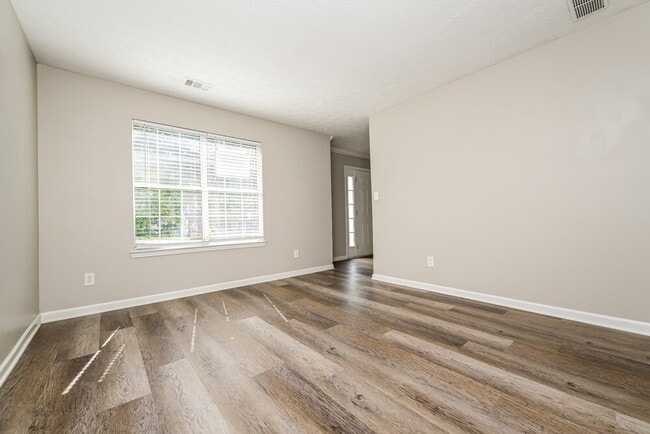 Building Photo - 3300 Rockmill Dr