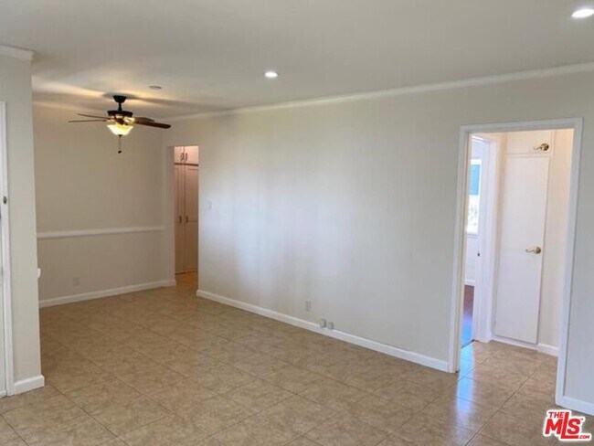 Foto del edificio - 5784 Corbett St