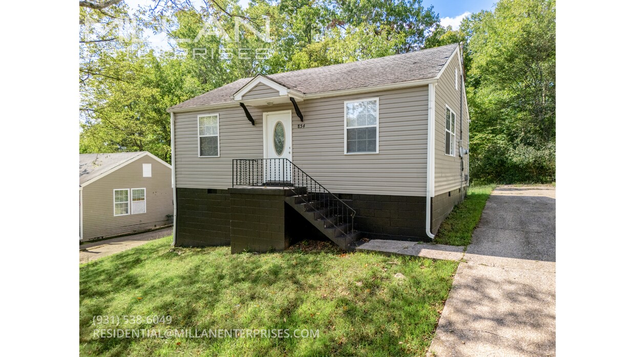 Foto principal - 854 E Happy Hollow Dr