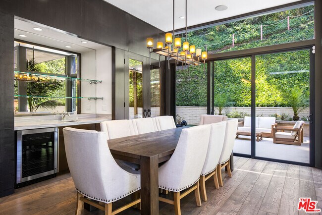 Foto del edificio - 9466 Cherokee Ln