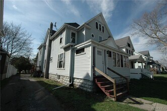 Building Photo - 145 Summit St