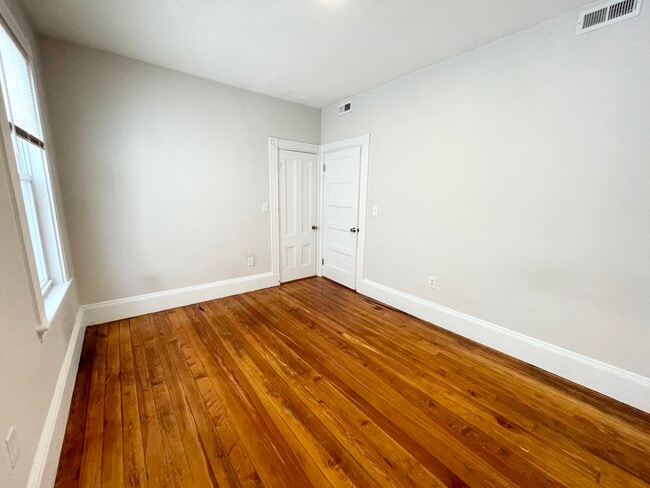 Building Photo - 108 Buttonwood St