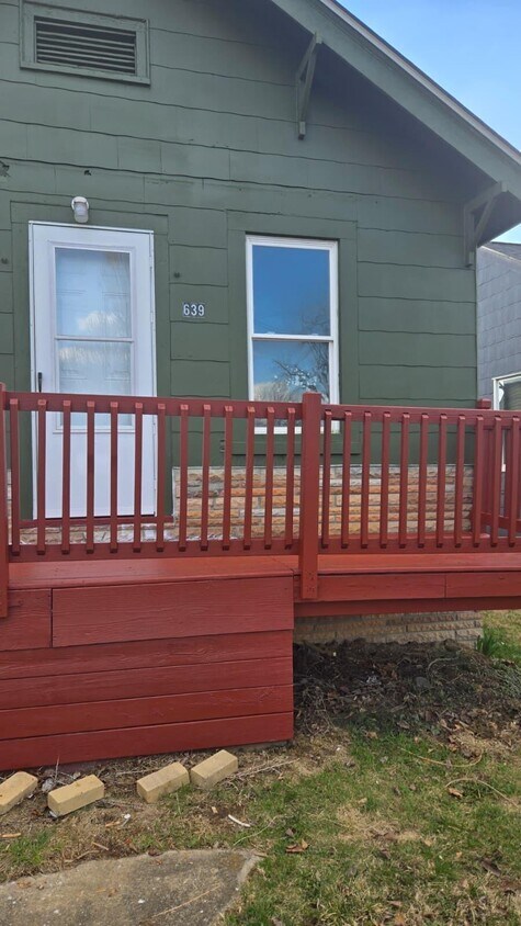 Foto del edificio - 639 S Waverly St