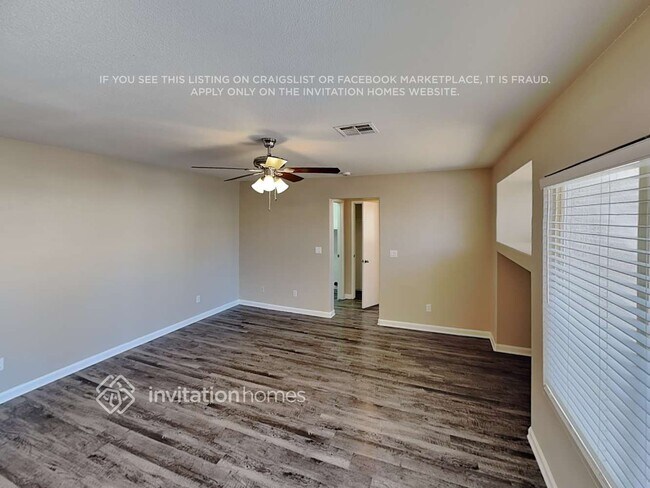 Foto del edificio - 3724 Beacon Point St